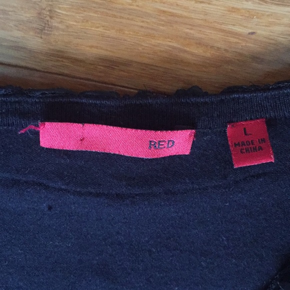 Black Light Knit Top embellished with Roses - Picture 5 of 6